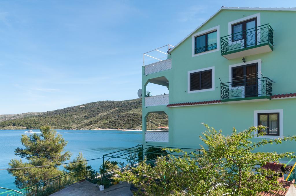 Apartment Stojan A1 Marina Bagian luar foto