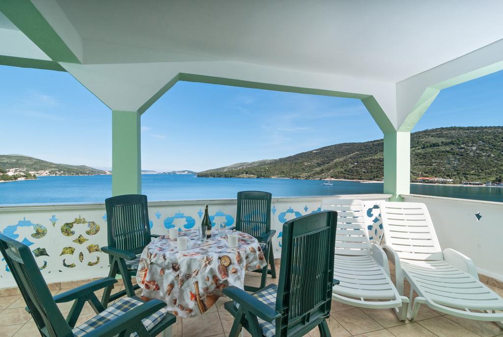 Apartment Stojan A1 Marina Bagian luar foto