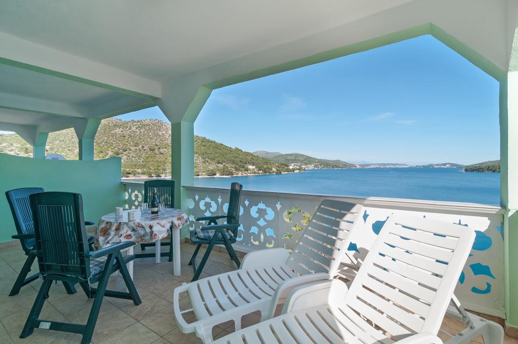 Apartment Stojan A1 Marina Bagian luar foto