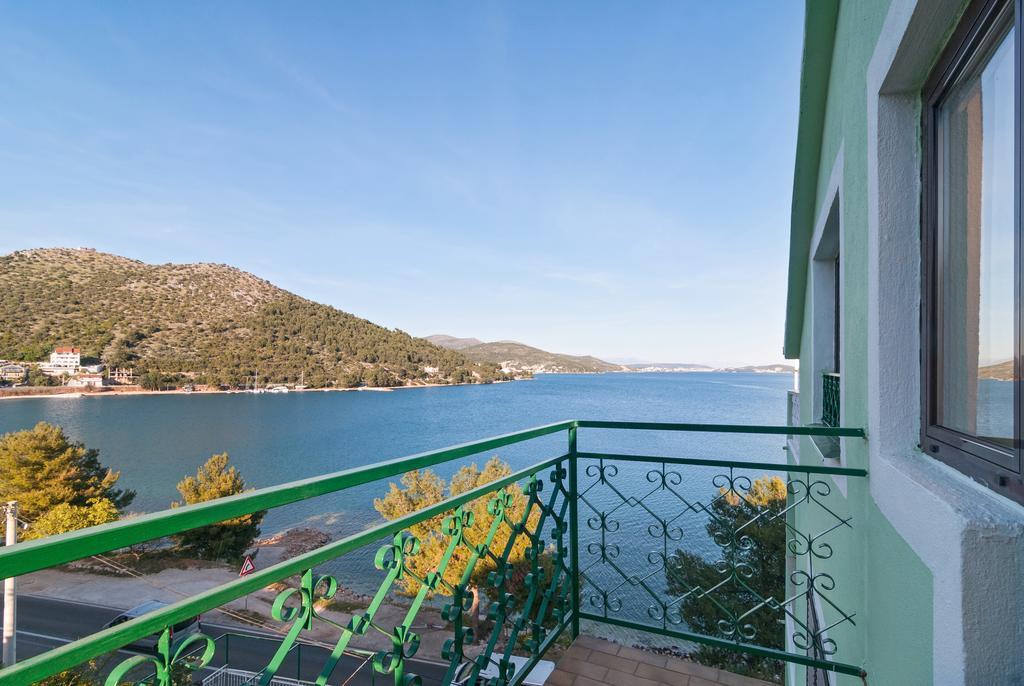 Apartment Stojan A1 Marina Bagian luar foto