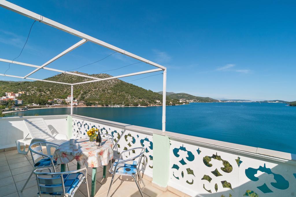 Apartment Stojan A1 Marina Bagian luar foto