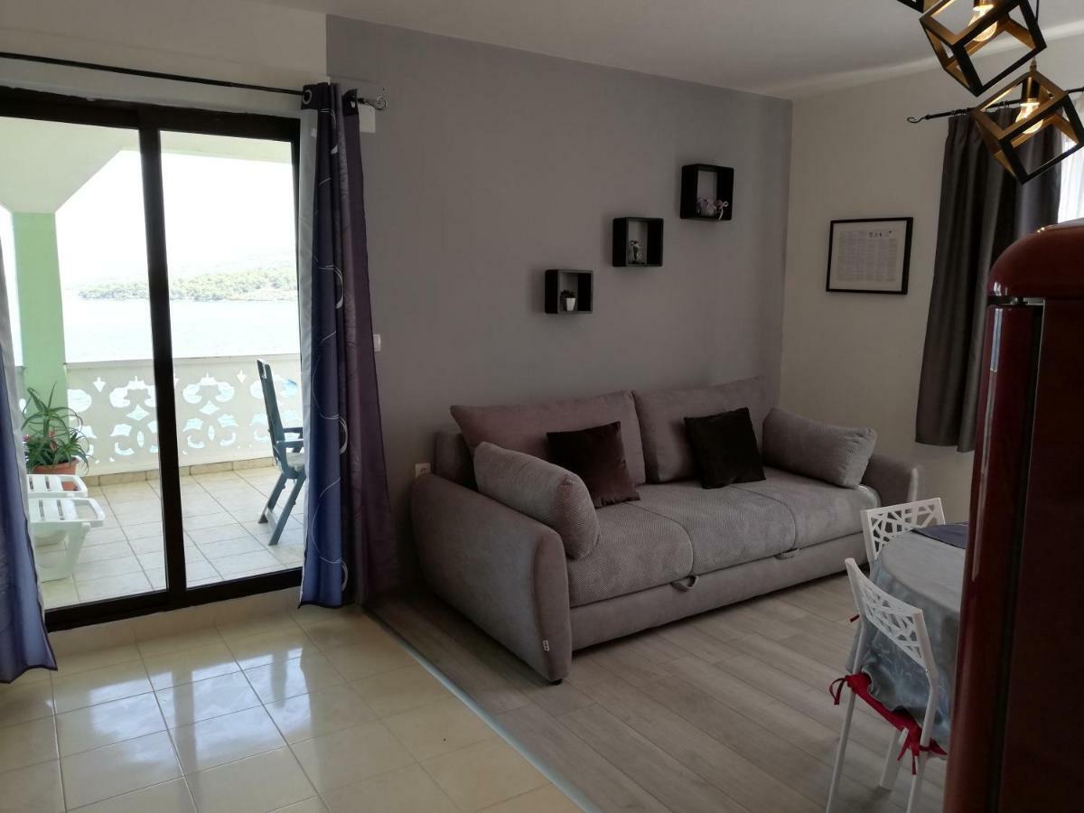 Apartment Stojan A1 Marina Bagian luar foto